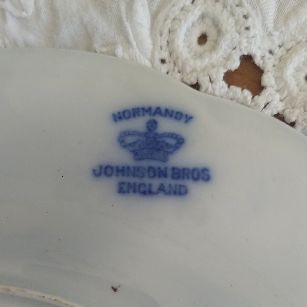 Johnson Brothers Norman dynasty Flow Blue and Gold Dinnerware Plate 9